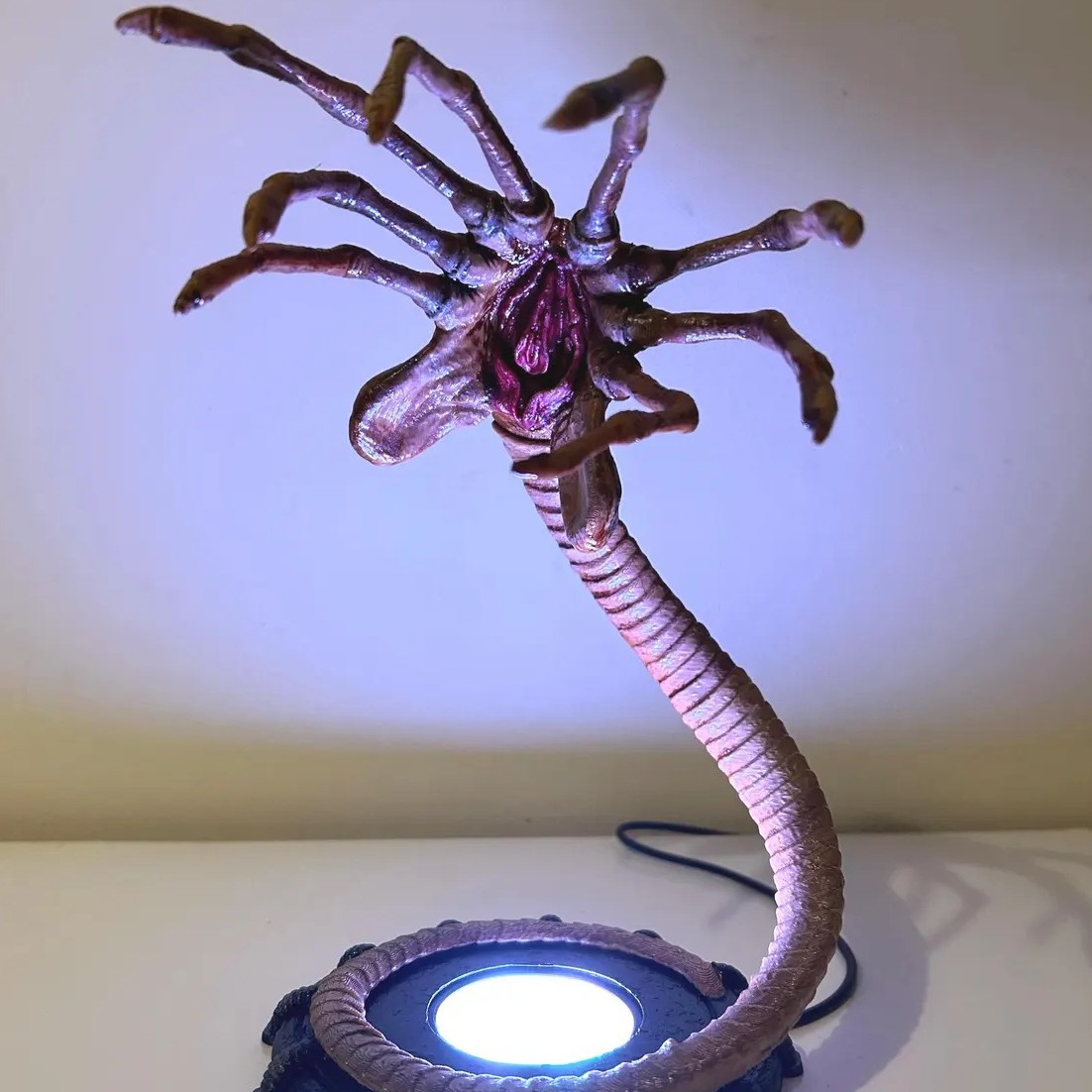 Luminária Alien Facehugger, De - Neon Sign Party avaliação e preço